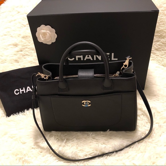 Chanel tote (Free YSL Lipstick) - Picture 1 of 16